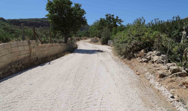 Cerityeniyapanda, tüm yollar kilitli parke taşıyla döşenecek