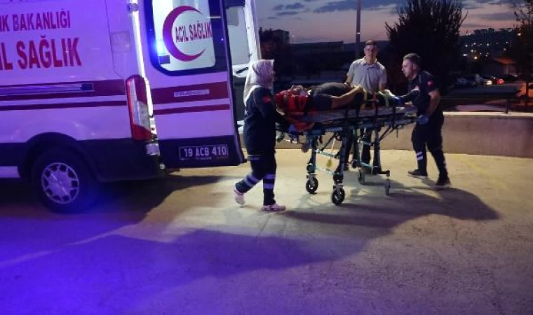 Çorum’da polis otosu ile hafif ticari araç çarpıştı: 2’si polis 3 yaralı