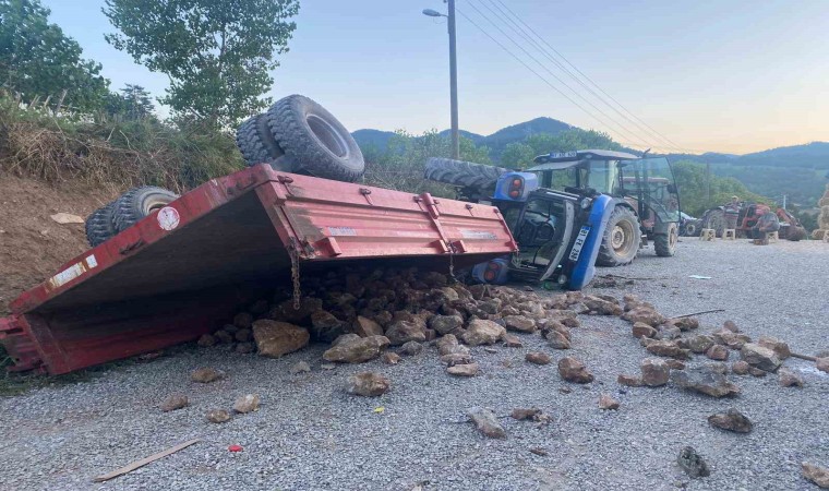 Devrilen traktörde bulunan çocuk hayatını kaybetti