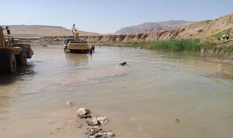 Dicle Nehri’ne düşen kamyonun şoförü öldü