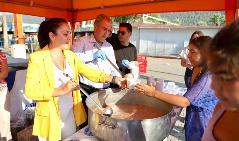 Didim Belediyesinden Akbükte aşure hayrı