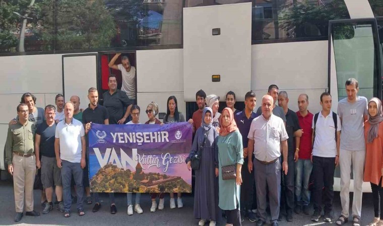 Diyarbakırda 42 görme engelli vatandaş geziye gönderildi