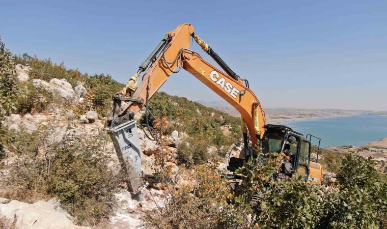 Diyarbakırda çiftçilerin talebiyle 3 bin metre mera yolu oluşturuldu