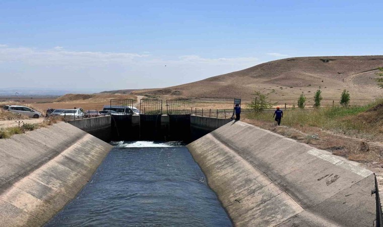 Diyarbakırda sulama kanalına giren genç, akıntıya kapıldı