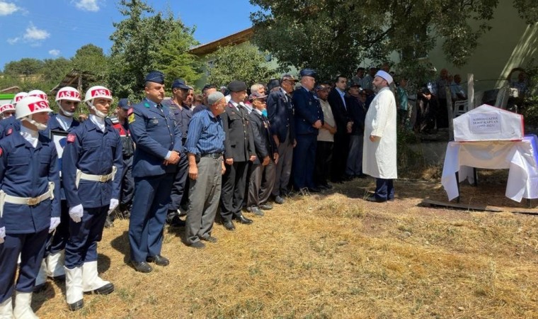 Domaniçte vefat eden Kıbrıs gazisi Şerif Kaptan toprağa verildi