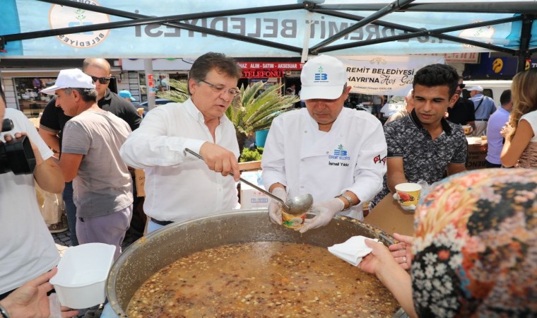 Edremit Belediyesinden aşure hayrı