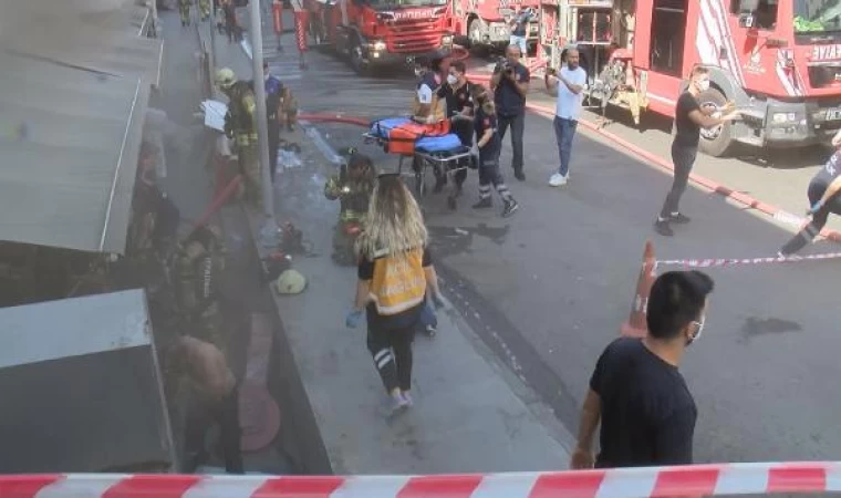 Ek fotoğraflar // Bayrampaşa’da iş merkezinde yangın : 9 kişi kurtarıldı