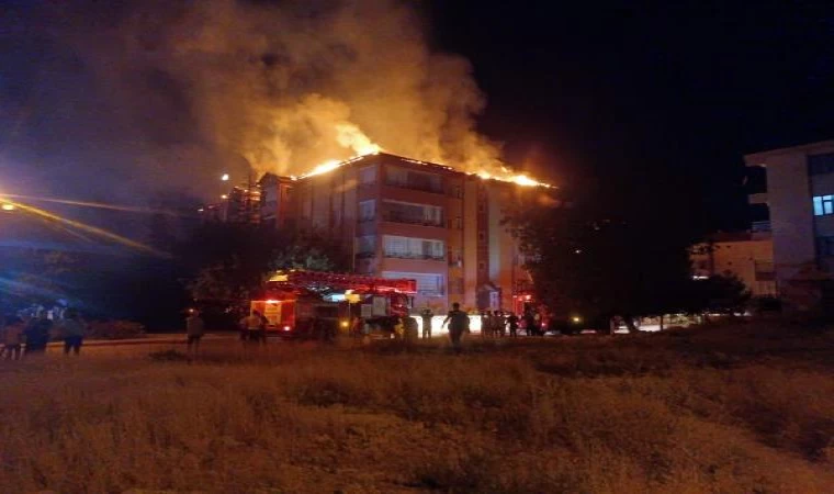 Elazığ’da çıkan çatı yangını 3 saatte söndürüldü