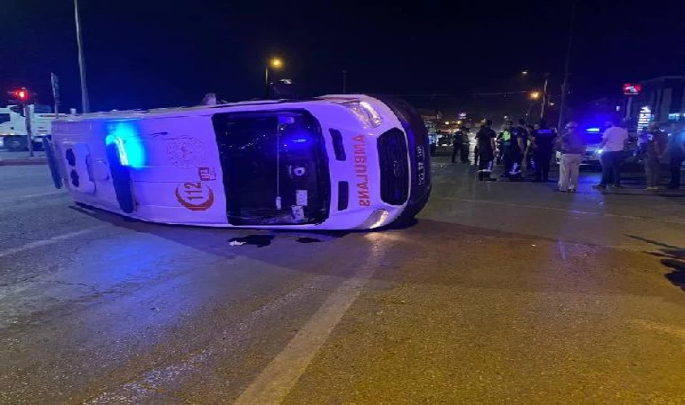 Elazığ’da kamyonet ile ambulans çarpıştı: 5 yaralı