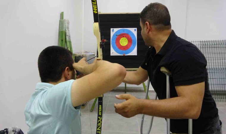 Engelsiz Yaşam Merkezi, bedensel engelli Veyseli hayata bağladı