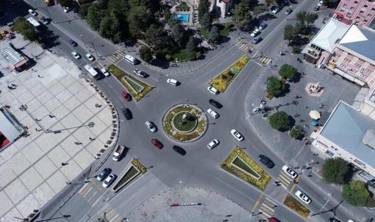 Erzincanda trafiğe kayıtlı araç sayısı temmuz ayı sonu itibarıyla 67 bin 865 oldu