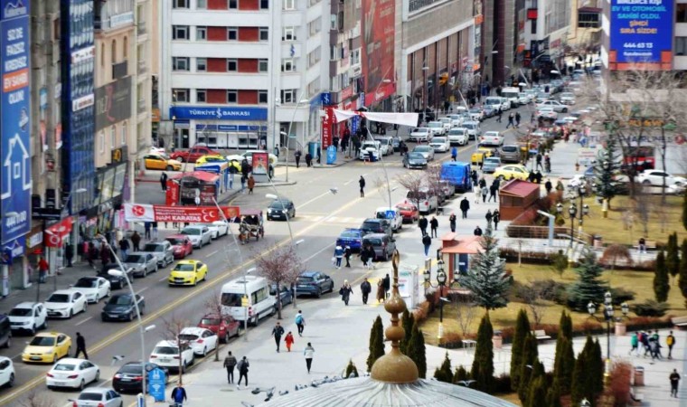 Erzurum Temmuzu da lider kapattı