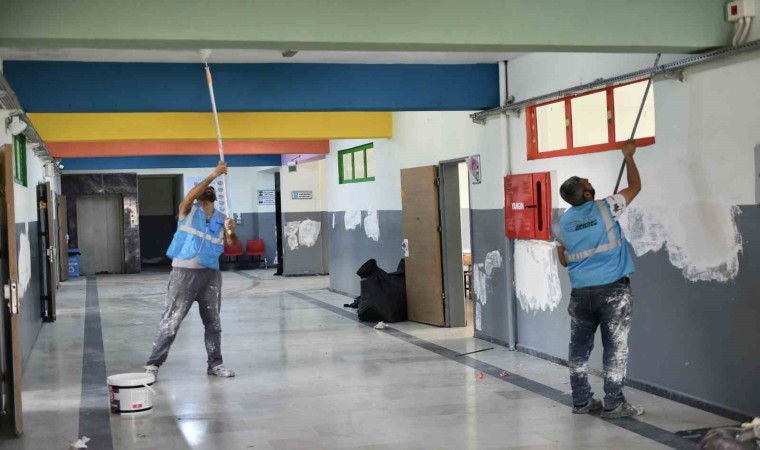 Esenyurt Belediyesinden ilçedeki okullarda yenileme çalışması