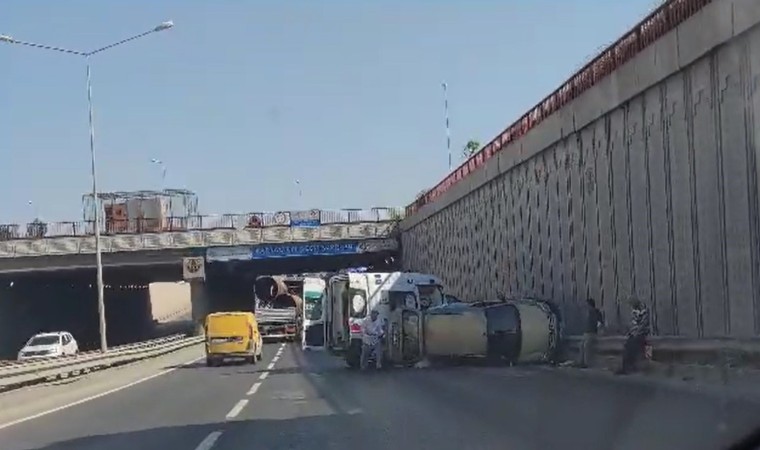 Eskişehirde 3 aracın karıştığı zincirleme kaza meydana geldi