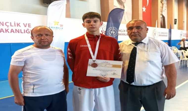 Eskişehirli sporcudan karatede Türkiye 3üncülüğü