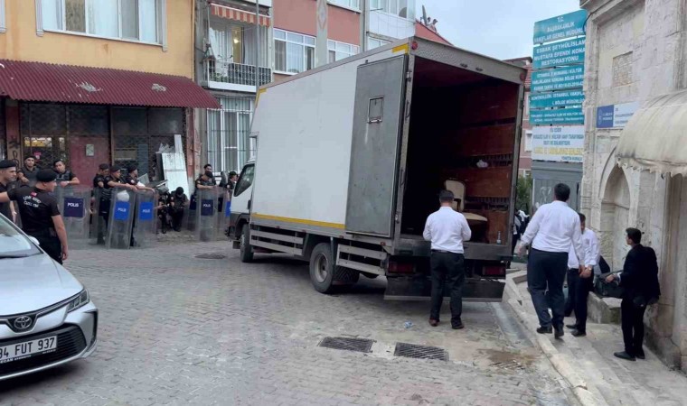 Eyüpsultanda sözleşmesi biten yurt ekipler tarafından boşaltıldı