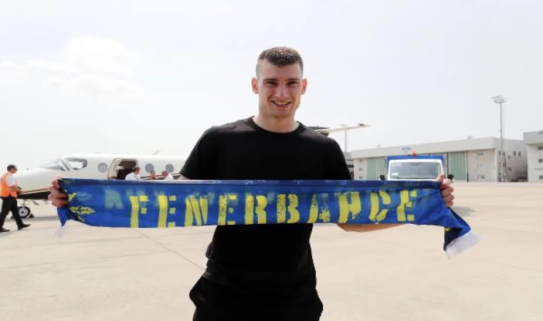 Fenerbahçe, Livakovic’i İstanbul’a getirdi (FOTOĞRAFLAR)