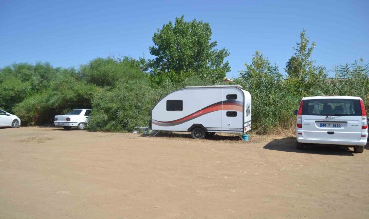 Fethiyede park alanındaki karavanlar kaldırıldı