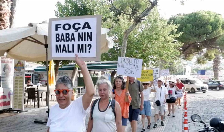 Foçada deniz ve kıyı kirliliği protestosu