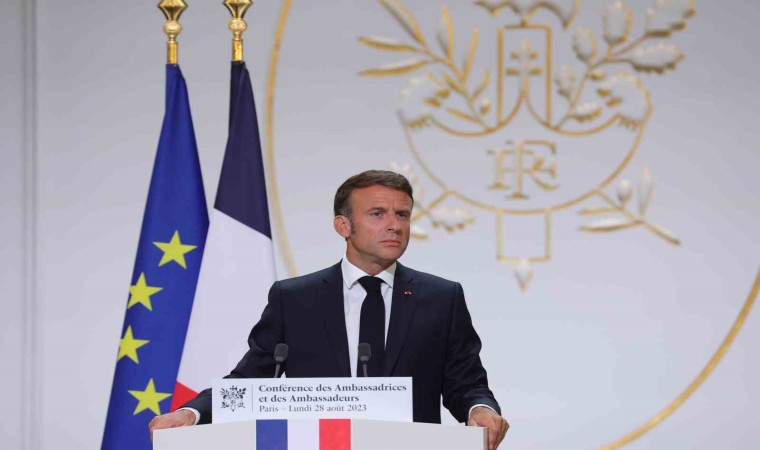 Fransa Cumhurbaşkanı Macron: “Fransız elçi Nijerde kalacak”