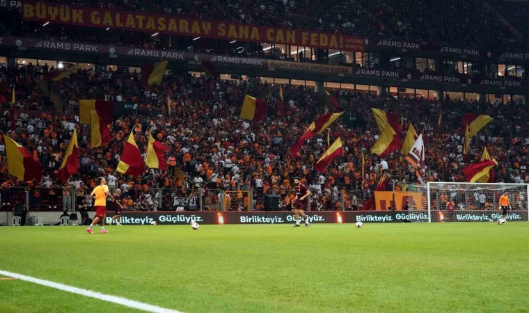 Galatasaray - Zalgiris maçını 41 bin 505 seyirci takip etti