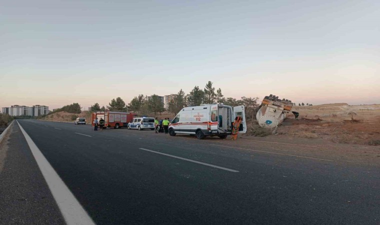 Gaziantepte kontrolden çıkan hafriyat kamyonu aracı biçti: 1 ölü, 3 yaralı