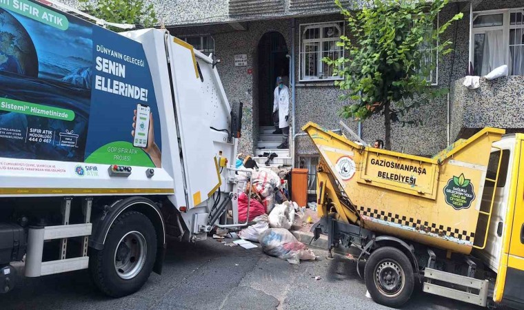 Gaziosmanpaşada şaşkına çeviren görüntü: Evden 5 ton çöp çıktı