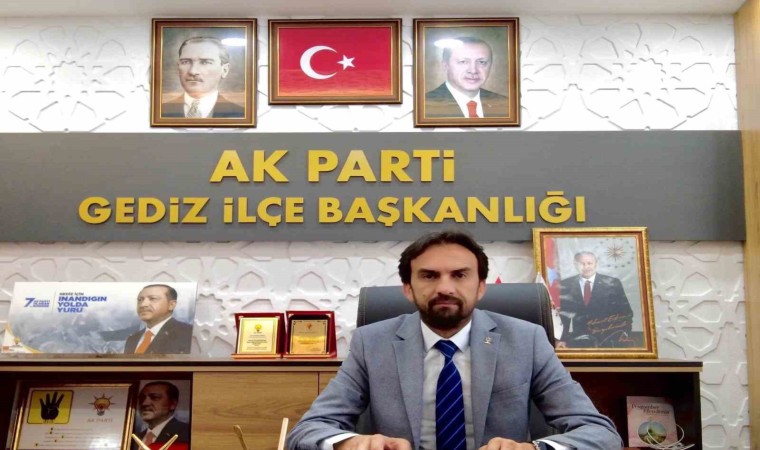 Gedizde AK Parti İlçe Başkanı Mehmet Erkan istifa etti