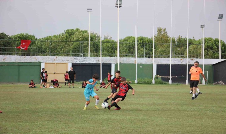 Geleceğin yıldız futbolcu adayları Pamukkale Cupta boy gösteriyor