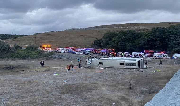 (Geniş haber)-Eyüpsultan’da otobüs devrildi çok sayıda yaralı var