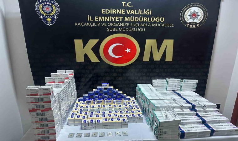 Gümrük kaçağı ilaçlar polisten kaçamadı: Vücut geliştirme ve cinsellik ilaçlar yakalandı