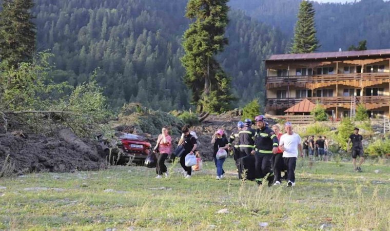 Gürcistanda toprak kaymasında can kaybı 17ye yükseldi