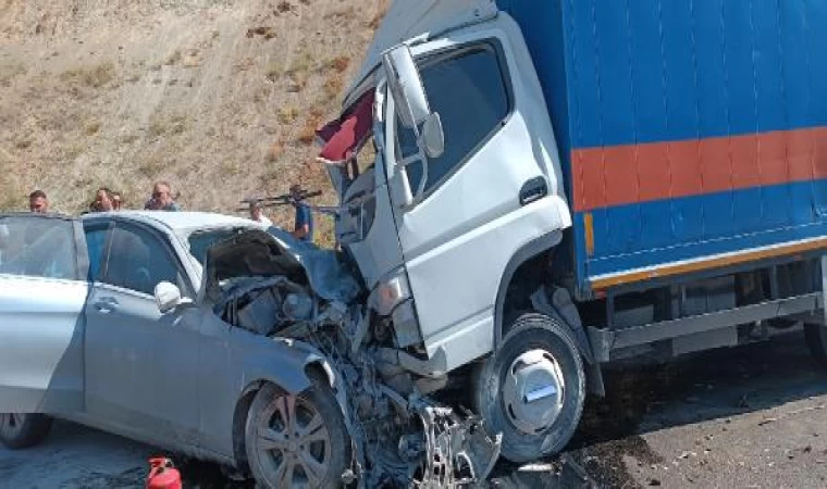 Hakkari’de kaza: 2 ölü, 2 yaralı