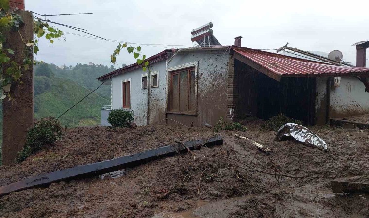 Heyelanda evine toprak dolan vatandaş: Pencereyi açınca gördüm ki dünya gitmiş