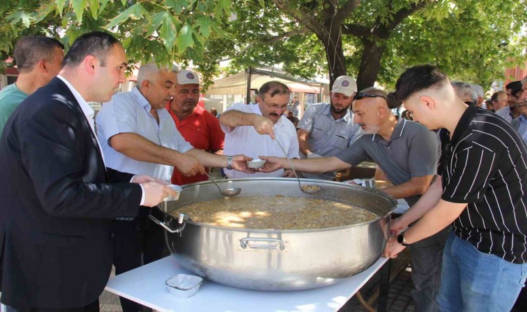 Hisarcık Belediyesinden aşure ikramı