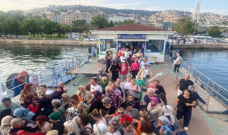 Huzurevi sakinleri mehtap turu ile unutulmaz bir akşam yaşadı