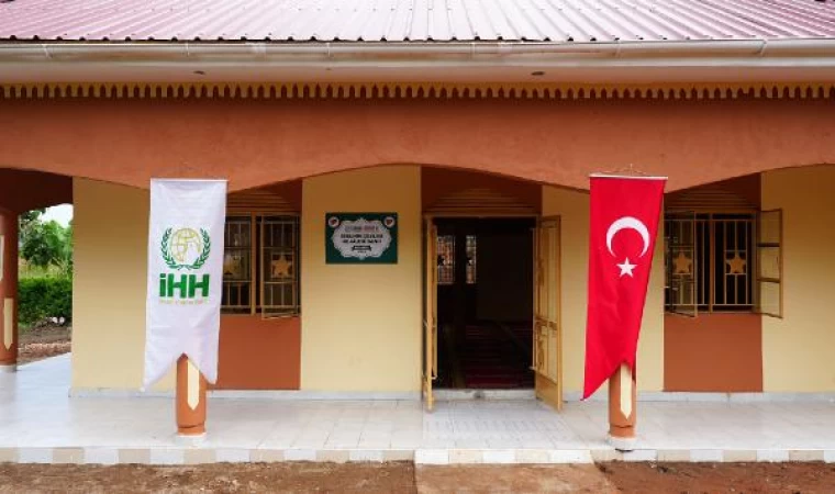 İHH, Uganda’da cami ve su kuyusu inşa etti