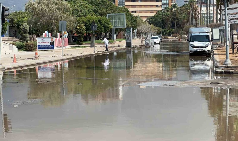 İskenderun yine sular altında kaldı