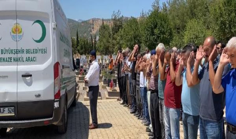 İslahiye’de deprem sonrası ulaşılamayan Yunus Emre’nin Adana’da defnedildiği ortaya çıktı