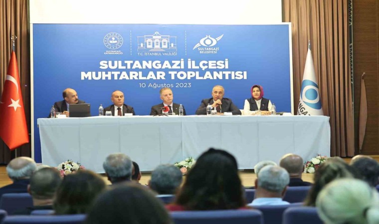 İstanbul Valisi Gül, Sultangazide muhtarlarla bir araya geldi