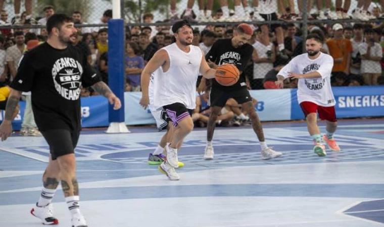 İzmir’de basketbolseverler smaç gösterisinde buluştu 