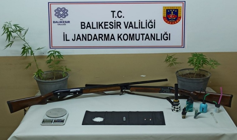 Jandarmadan uyuşturucu madde imal ve ticaretine eş zamanlı operasyon