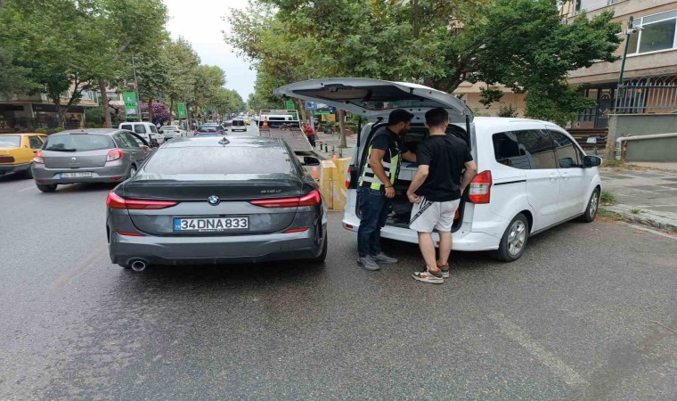 Kadıköyde tehlikeli hareketler yaparak ilerleyen sürücüye 20 bin 342 TL ceza