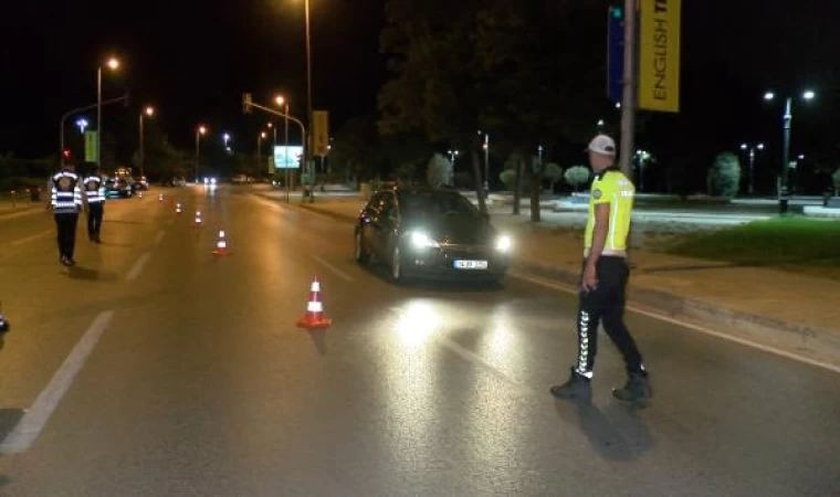 Kadıköy’de trafik denetimlerinde 97 sürücüye ceza