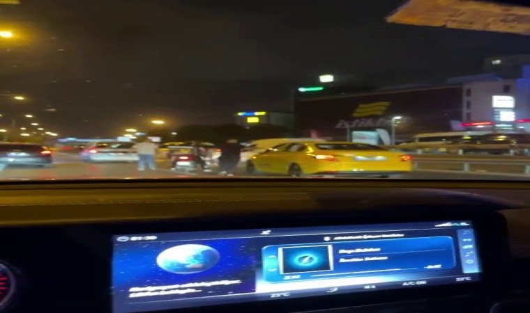 Kadıköyde yol kavgası: Taksiciyi darp ettiler