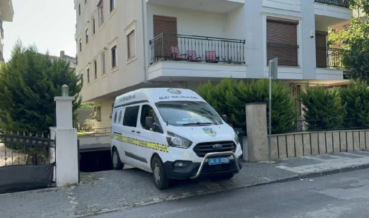 Kadıköy’deki yangında İBB eski daire başkanı ve kızı yaralandı eşi hayatını kaybetti