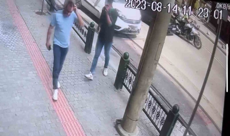 Kadın sürücü trafik polisine böyle çarptı