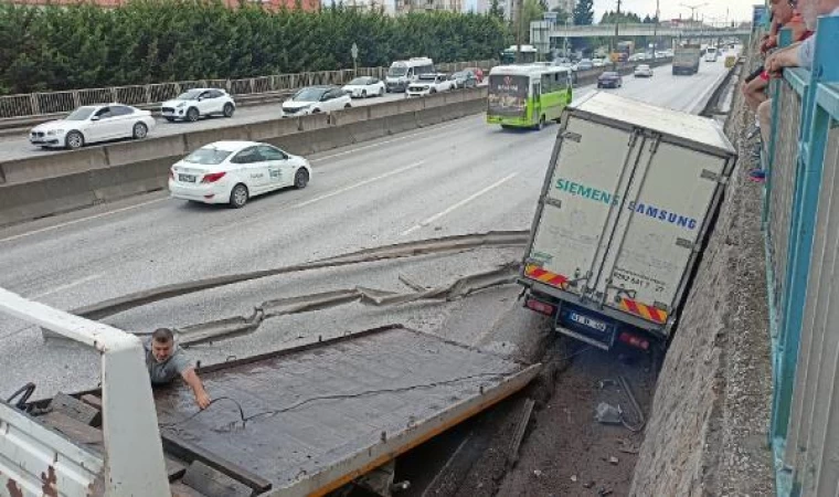 Kamyonet istinat duvarına çarptı; sürücü yaralandı