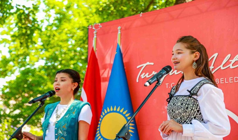 Kazak Milli şairi Abay Kunanbayev doğumunun 178inci yılında anıldı