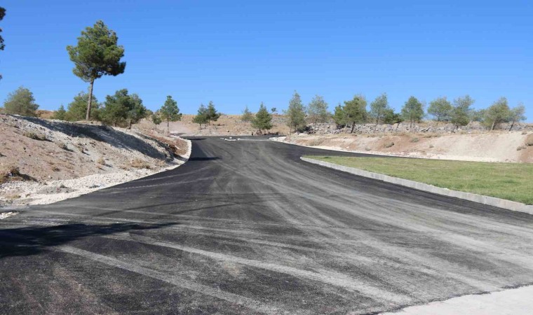 Kır düğün bahçesi yolu asfaltlandı